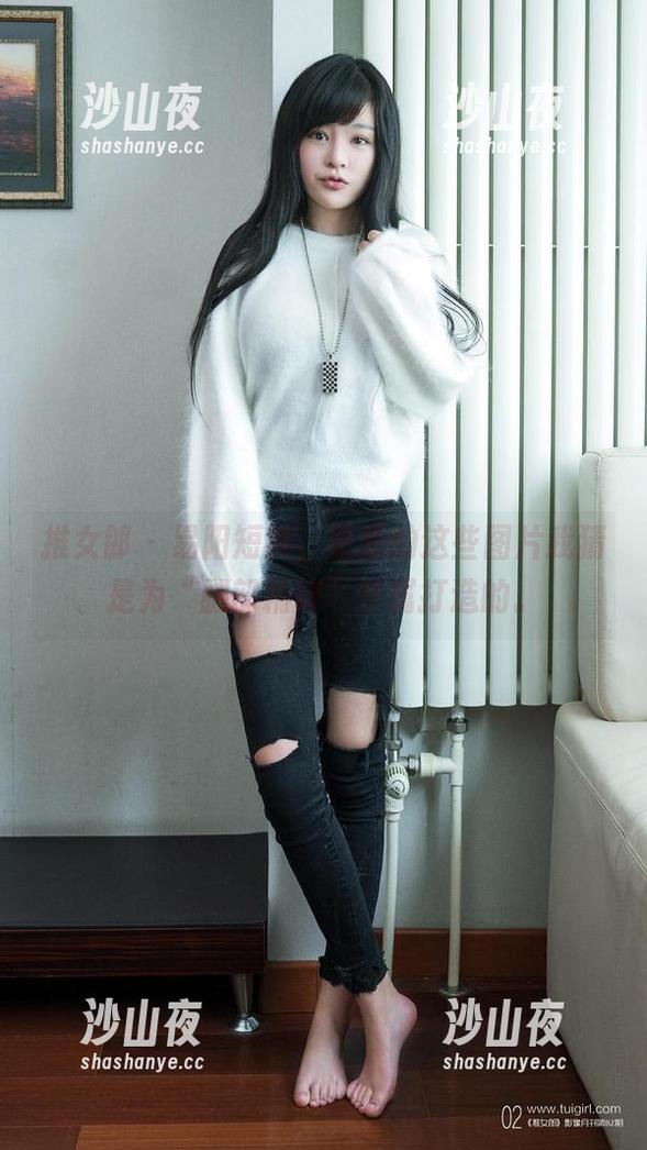 推女郎 - 易阳短裤，更新的这些图片我猜是为“腿部精修”专属打造的。