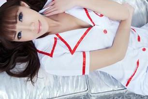 推女郎 – 和杨伊在一起，白裙套图里的每一帧，都是心潮澎湃的小乐趣！
