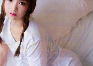 果团网 – 真没想到周妍希在户外的原图，竟然能有如此显著的“无圣光”效果，忽然有些佩服她的勇气。