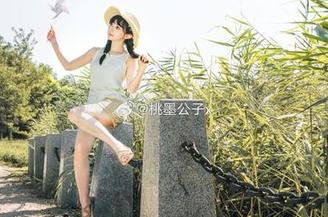 桃墨公子用吊带把风情变得低调奢华，快来看图包中的细节