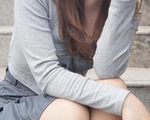 梦丝女神 – 最新出炉的刘诺贝尔“秘书”：原图就像职场的一首轻音乐，让我打下了“泪”的节奏。
