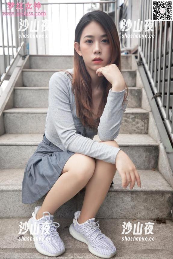 梦丝女神 - 最新出炉的刘诺贝尔“秘书”：原图就像职场的一首轻音乐，让我打下了“泪”的节奏。