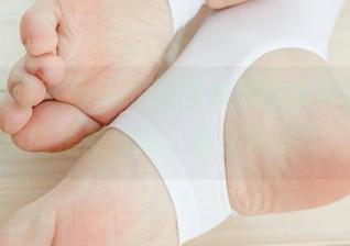森萝财团 – 吸吸的新图集里的小萝莉，双马尾是加分项，真想带回家！