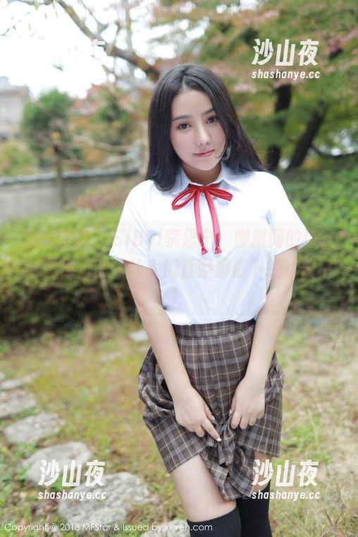 模范学院 - SiByl李思宁，脚指间的诗—全套裸足图片让我们直面脚底下的小确幸！
