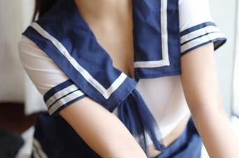 模范学院 – 不用付费的汐汐爱吃草莓比基尼图册，让你捡了个大便宜！
