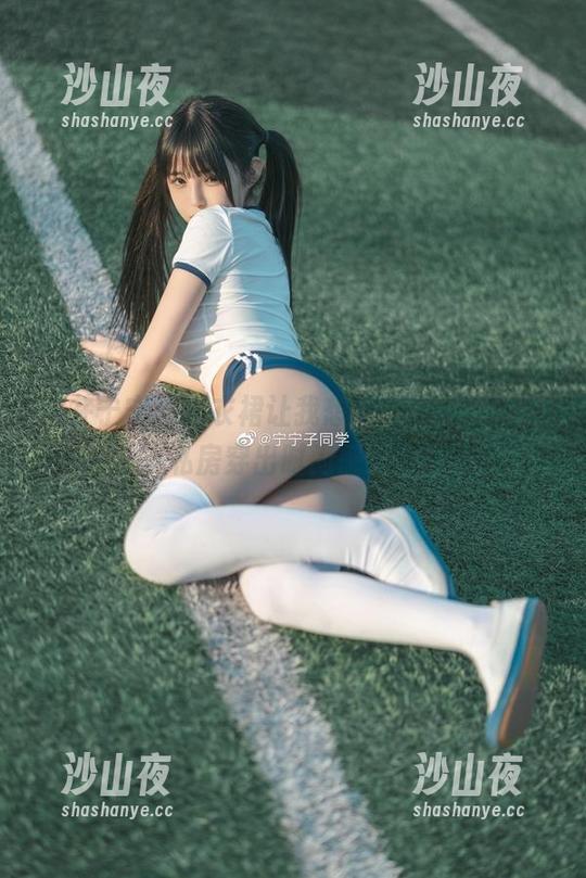 樱井宁宁的连衣裙让我想问，她是如何把私房穿出时尚感的？