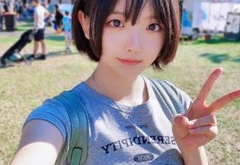 樱群的图集：旋转木马上我化身“飞天小女警”