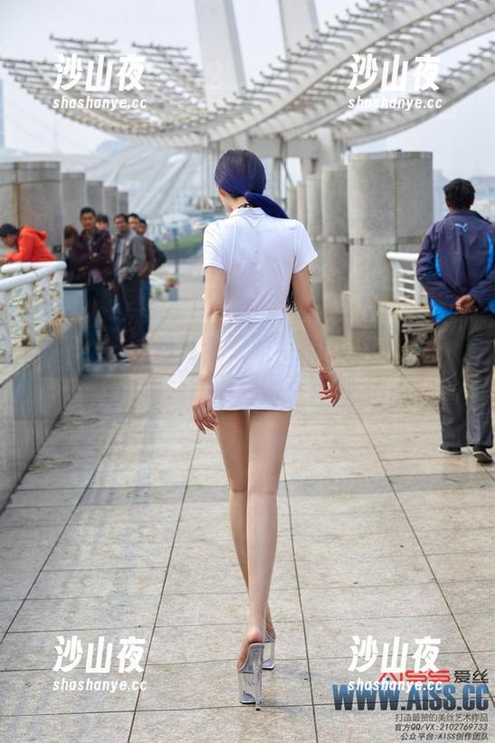 爱丝 - 镇定自若，索菲与她的高跟鞋写真合集，你强调不强调其实都无所谓