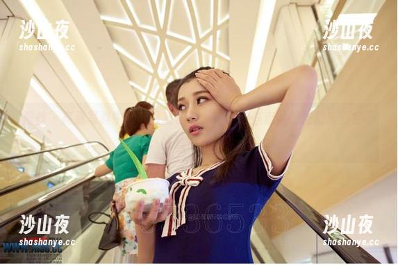 爱丝 - 高清写真中的若兮高跟鞋，穿着这些走路的难度系数会不会直接拉满？