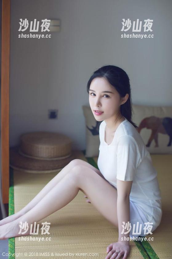爱蜜社 - 泥鳅鳅的夏天大片：她在网盘里等你