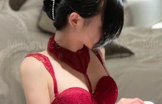 微密圈 – 这“牛奶里的果汁”的浴室高清套图，光影恰就看得我有点走神…