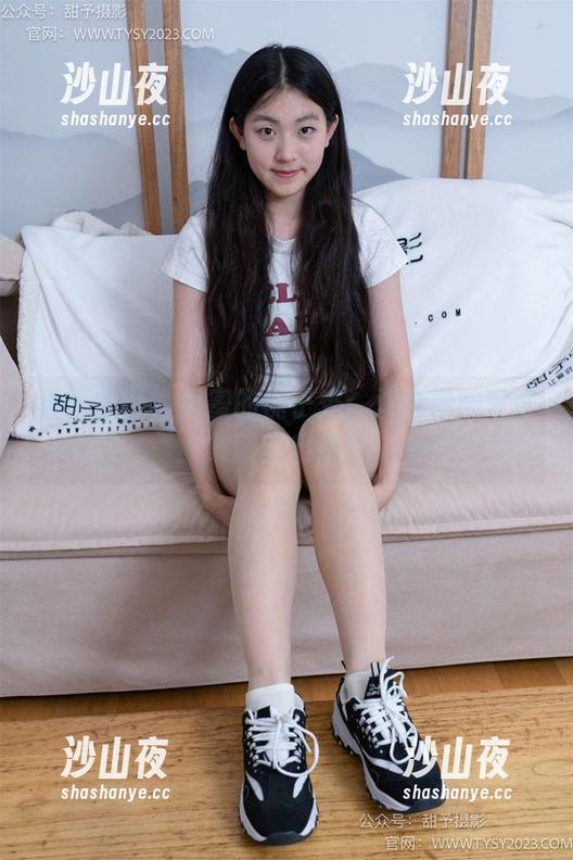 甜予摄影 - 闺蜜的袜子秀：双白棉袜写真集新鲜出炉！