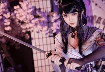 资源览尽，白莉爱吃巧克力的牛仔裤让人在意的好像不仅仅是裤子本身。
