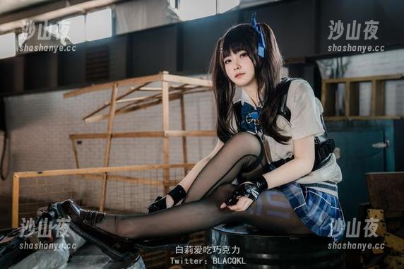 白莉爱吃巧克力的梦幻裤装——我们偷偷把原图放在作品集里哦