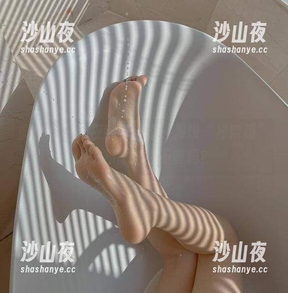 微密圈 - 半夜翻看合集，发现“禅院熏”的干物熏壁纸不黄吗？