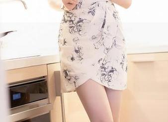 秀人网 – 这腿，似乎在跟我打招呼呀—认真观看，拿下这份Cris_卓娅祺的丝袜作品。