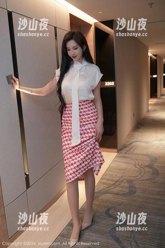秀人网 - 黑白风格的Jennifer小若，在线高清难道说得上简约？