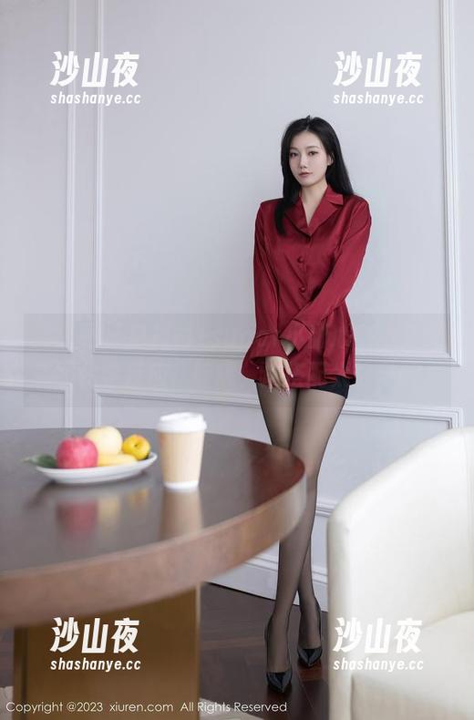 秀人网 - 白衬衫+sugar小甜心CC=免费美图化学反应，哇哦，这搭配太强了吧。