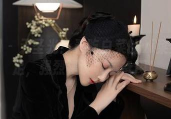 秀人网 – 无圣光！看吃白菜的vi菜菜的美足，强烈建议收藏备用！