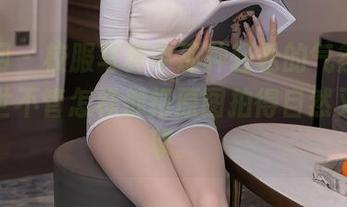 秀人网 – 校服写真中那种轻松的气氛，抖娘利世不管怎样都把原图拍得自然又抓眼球。