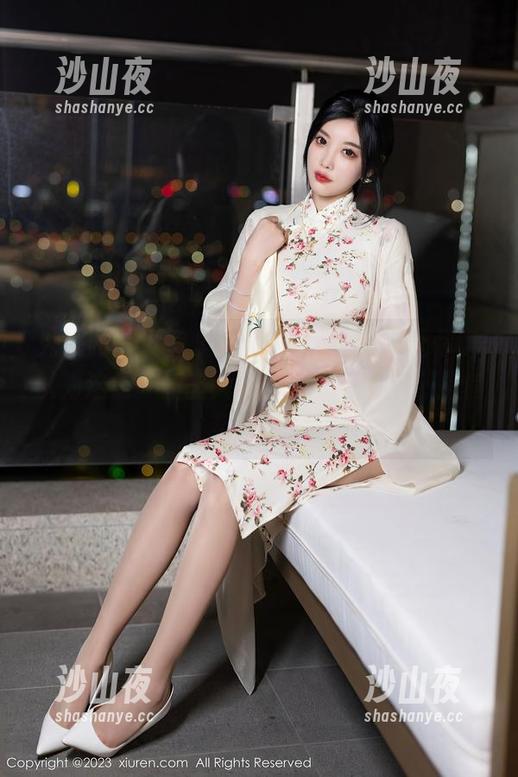 秀人网 - 网盘里的林子欣reya：让你误以为这是一场盛大时装秀？不不不，是套装而已！