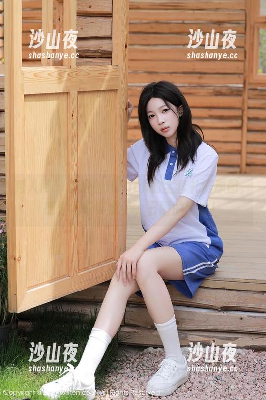 秀人网 - 这是柚琪Rich的全套礼服原图，感觉我快要疯了，丑陋的比心！