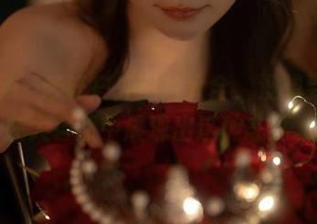 秀人网 – 艺轩户外图片大全，没想到她能在大自然中展现出这种态度。