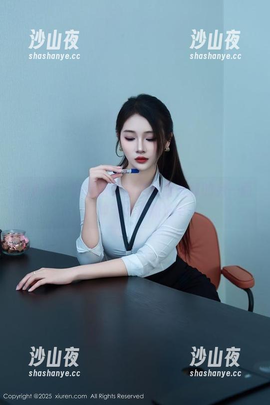 秀人网 - 贾诗晗带你见识兔女郎的另一面，帅气资源派送中