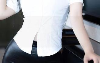 秀人网 – 修女？不，陈柒柒的彩图尽显别样韵味