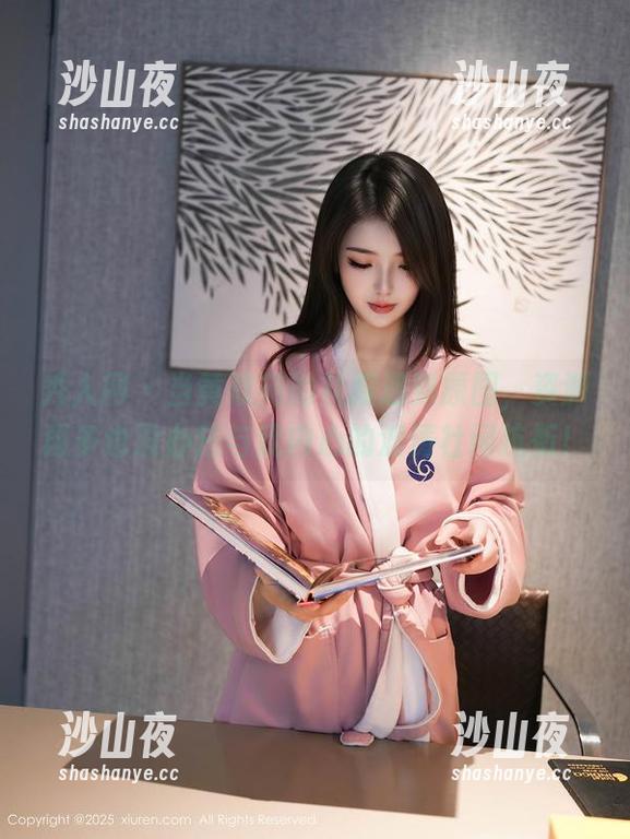 秀人网 - 当黄歆苑的礼服遇到原图，资源再多也没办法与我内心的波涛壮阔抗衡！