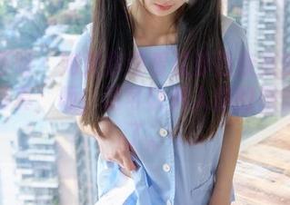 稚乖画册 – 如果你没看过赤西夜夜的全套修女写真，呃，这可以列入你的感悟书单了。