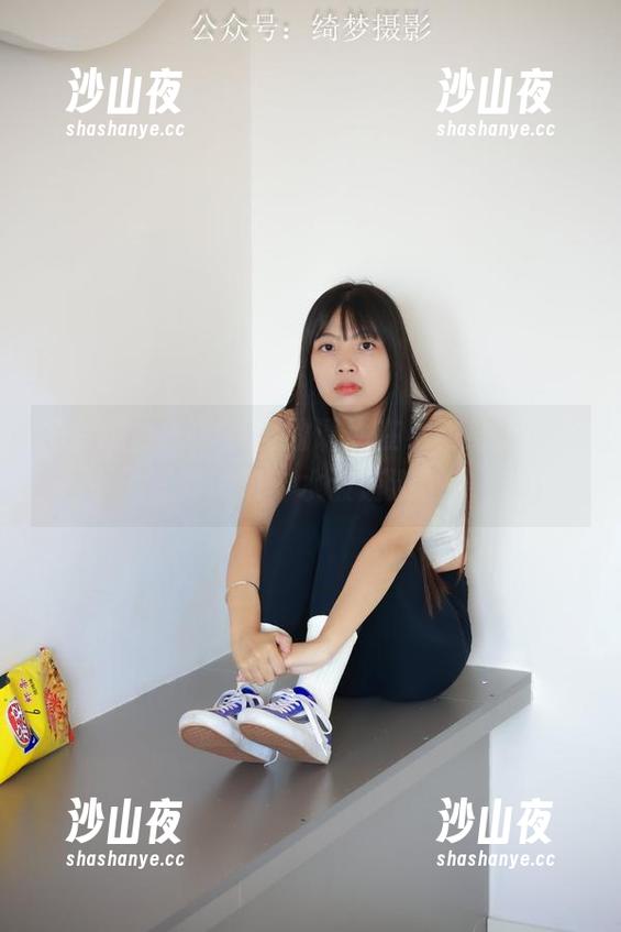 绮梦摄影 - 水手服的诱惑在小冉身上，写真真该叫“水波荡漾”！
