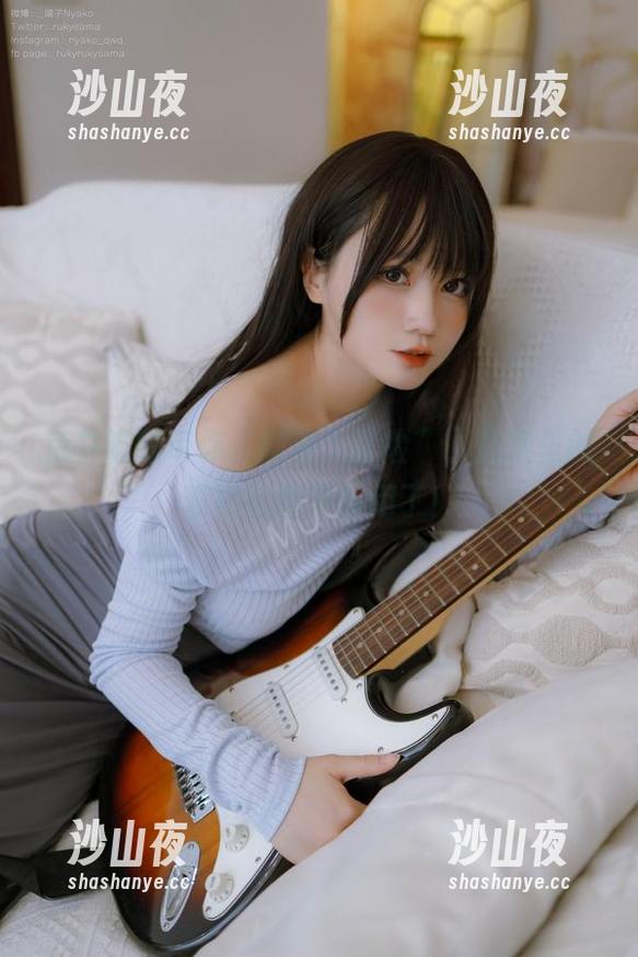 荒井喵喵带你“剧情大冒险”，图集里的表情包都不够用了！