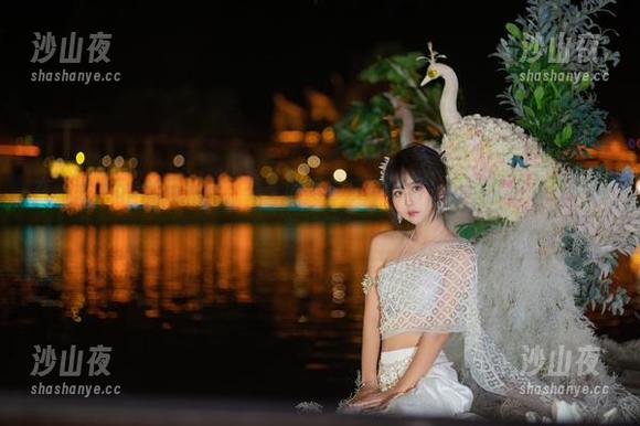 在萌芽儿o0的资源中，夏天的尾巴反派特写，谁说又热又累不能有乐趣？