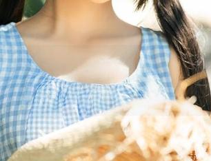 照片里的蠢沫沫和她的体操服，让我不禁想问一下，你在哪买的？