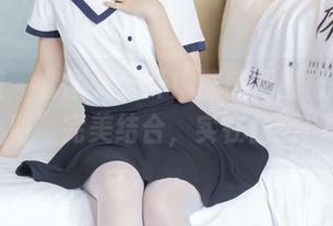 袜啵啵 – 套图大公开！熊熊把棉袜和“踩脏”完美结合，实在佩服！