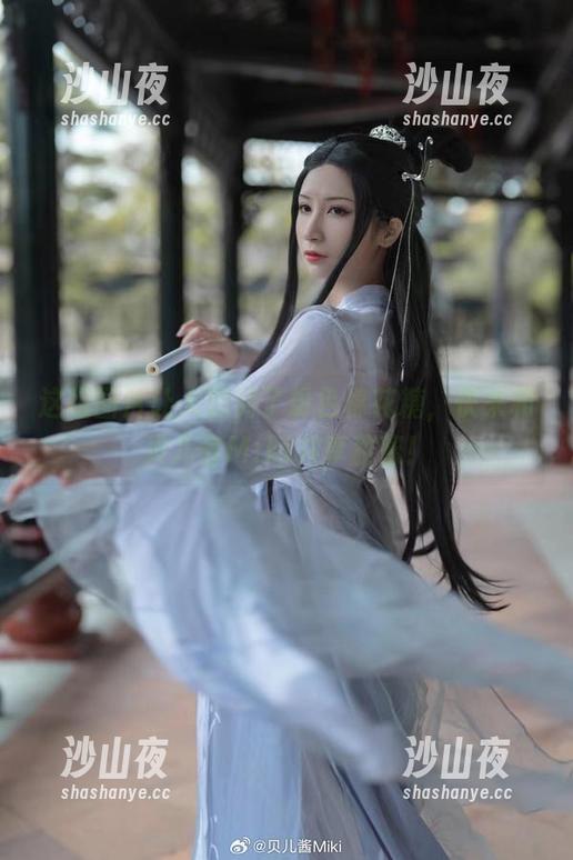 这组图片让人想到了粉色棉花糖，快来和贝儿酱Miki共享甜蜜！