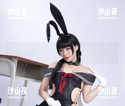 稀罕见的阿九从不咕咕美图合集：申鹤海灯节，光彩照人，但我的注意力…哦，那边！