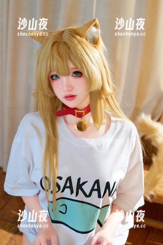 看到阿薰kaOri的最新全集，银镜伊织的写真氛围实在…难以形容的迷离！