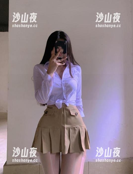 陈佩奇 微密圈 - 这黑色蕾丝私拍资源,陈佩奇该不该被表扬呢?大家别太严肃哈。