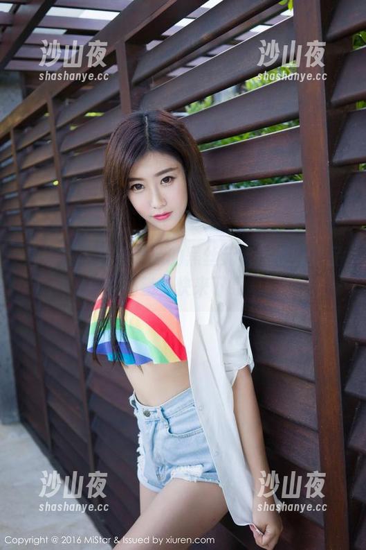 魅妍社 - 被黄歆苑的黑丝元素俘获，作品确实不错，快来下载吧！
