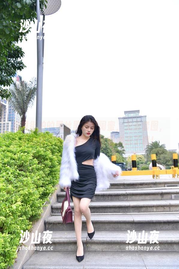 魔镜街拍的黑丝黑网好闺蜜，免费套图，小心别被这些小细节给绕进去了哦！