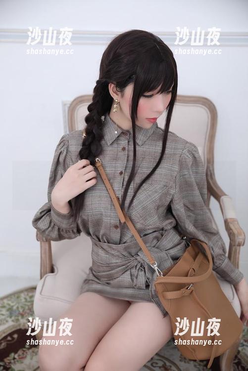 休闲和学习的一线之隔，鹿野希的校服作品，值得一看！